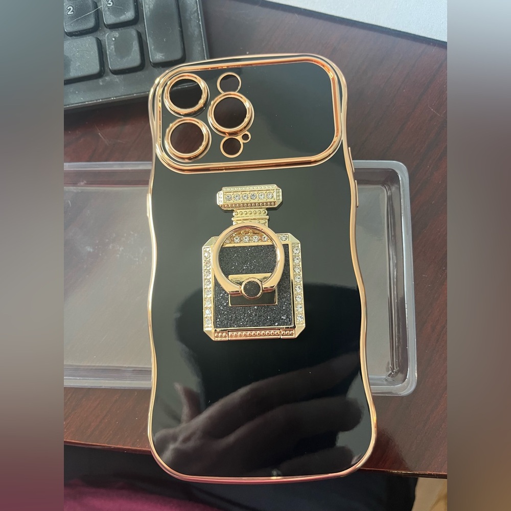 Silverback iPhone 14 black phone case.